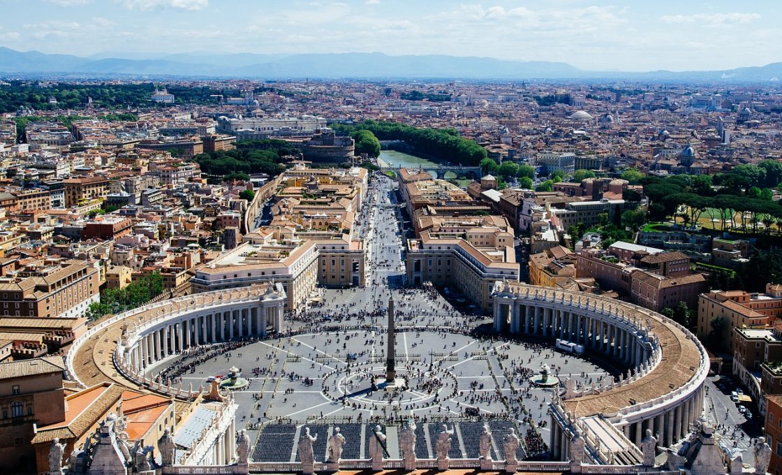 Vatican Overlooking St 